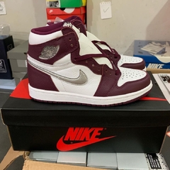 Air Jordan 1 High OG Bordeaux na internet