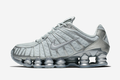 Nike Shox TL Pure Platinum Chrome na internet