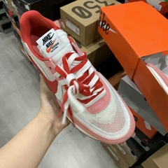 Sacai x Nike LVD Waffle “Sakura Pink” na internet