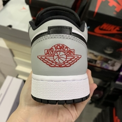 Imagem do Air Jordan 1 Low “Light Smoke Grey”