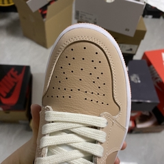 Air Jordan 1 Mid SE “Particle Beige” na internet