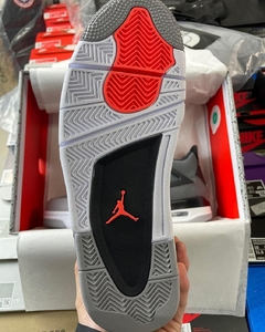 Air Jordan 4 Retro Infrared na internet