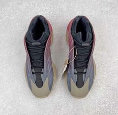 Yeezy Boost 700 V3 Fade Carbon - Él.sneakers