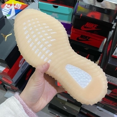 Imagem do Yeezy Boost 350 v2 “Synth”