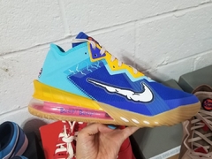 Nike Lebron 18 Low Wile E. vs Roadrunner Space Jam na internet