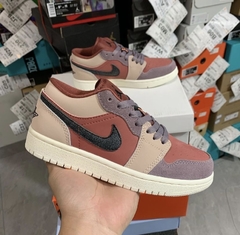 Air Jordan 1 Low “Canyon Rust'' na internet