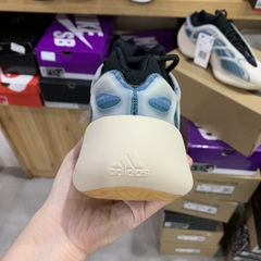 Imagem do Yeezy Boost 700 v3 “Kyanite”