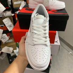 Air Jordan 1 Low “Neutral Grey” na internet