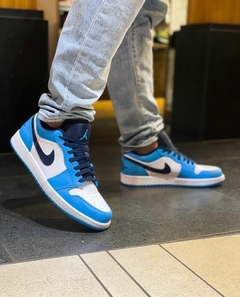 Air Jordan 1 Low UNC na internet