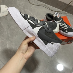 Sacai x Nike Blazer Low "Dark Grey” na internet