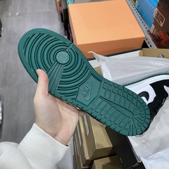 Air Jordan 1 Low “Green“ na internet