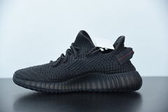 Yeezy Boost 350 V2 Black (Non-Reflective) na internet