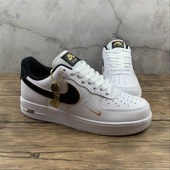 Nike Air Force 1 '07 LV8 'Metallic Swoosh Pack - White Metallic Gold' na internet