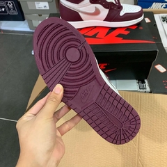 Air Jordan 1 High OG Bordeaux na internet