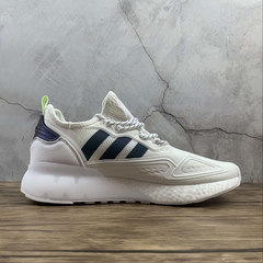 Adidas ZX 2K Boost White Iridescent Core Black na internet