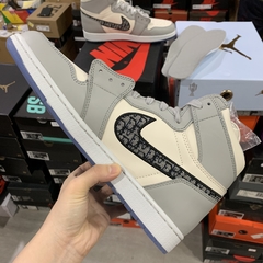 Dior x Air Jordan 1 High na internet