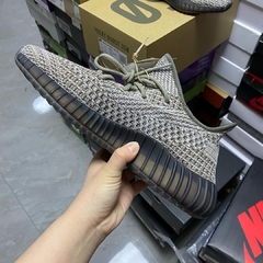 Yeezy Boost 350 v2 “Ash Stone" na internet