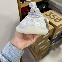 Yeezy 350 V2 “Static Reflective” na internet