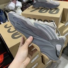 Yeezy Boost 700 v2 “Tephra” - Él.sneakers