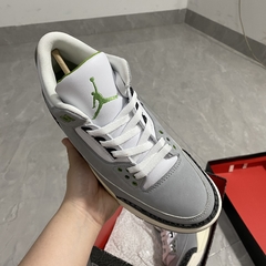 Air Jordan 3 Retro Chlorophyll na internet