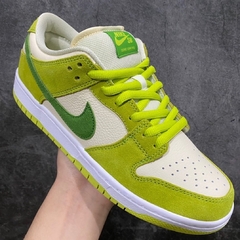 Nike SB Dunk Low Green Apple na internet