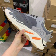 Yeezy Boost 700 “Magnet” - Él.sneakers