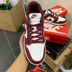 Nike Dunk Low Bordeaux na internet