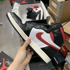 Air Jordan 1 High “Gym Red” na internet