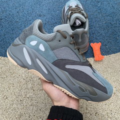 Yeezy Boost 700 “Teal Blue” - comprar online