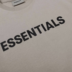 Camiseta ESSENTIALS FEAR OF GOD na internet