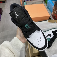 Air Jordan 1 Low “Green“ na internet