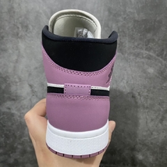 Air Jordan 1 Mid “Berry Pink”