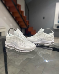 Nike Air Max 97 Triple White na internet