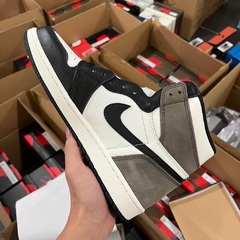 Air Jordan 1 Retro High Dark Mocha na internet