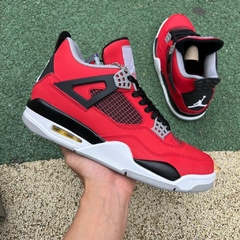 Air Jordan 4 Retro Toro Bravo na internet