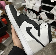 Air Jordan 1 High Stage Haze na internet