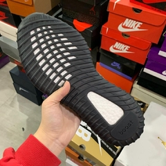 Imagem do Yeezy Boost 350 v2 “ Yecheil”