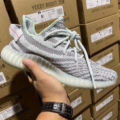 Imagem do Yeezy Boost 350 V2 Blue Tint