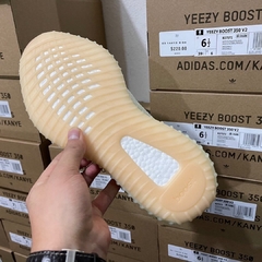 Yeezy Boost 350 V2 Butter na internet