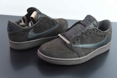 Air Jordan 1 Low Travis Scott Velvet Brown na internet