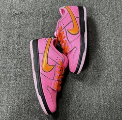 Imagem do The Powerpuff Girls x Nike SB Dunk Low Blossom