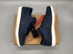 Imagem do Nike SB Dunk Low Navy Black Gum