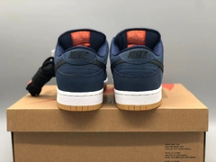 Nike SB Dunk Low Navy Black Gum na internet