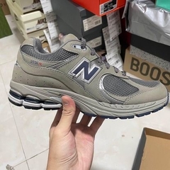 New Balance 2002R