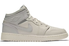 Jordan 1 Mid Light Bone “Wolf Grey”