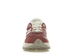 New Balance 9060 Washed Burgundy - comprar online