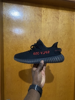 Yeezy Boost 350 ”Black Red” na internet