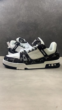 Louis Vuitton LV Trainer White Black - comprar online