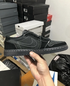 Travis Scott x Air Jordan 1 Low OG Black Phantom na internet