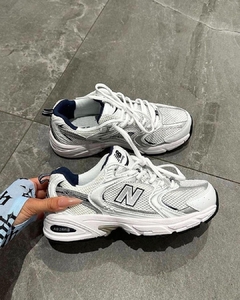 Imagem do New Balance 530 White Silver Navy